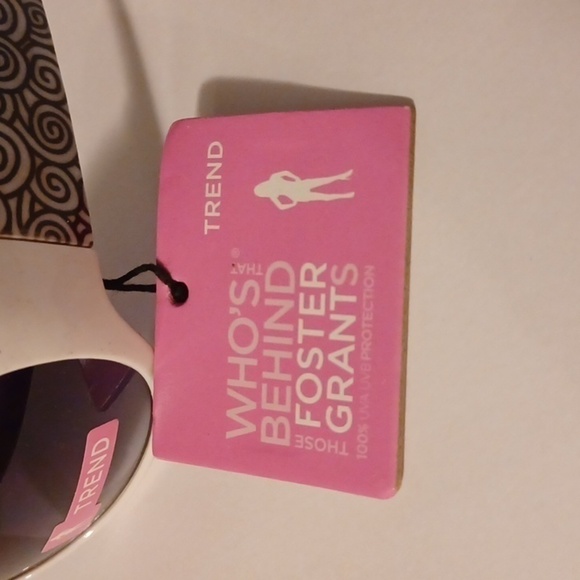 NWT - Foster Grant Luxury Fashion Sunglasses Trend - Picture 4 of 7